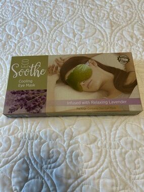 Green Cooling Eye Mask - Infused with Relaxing Lavender